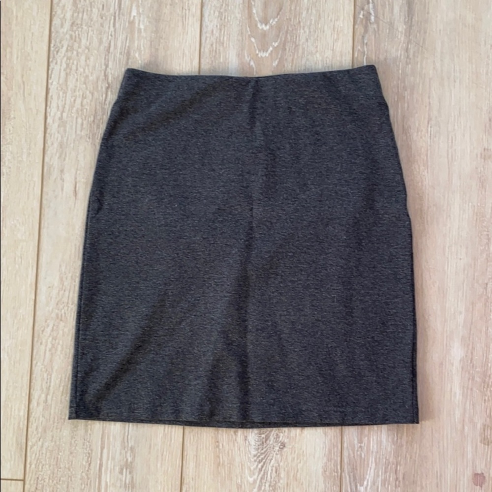 Gray pencil skirt by Old Navy